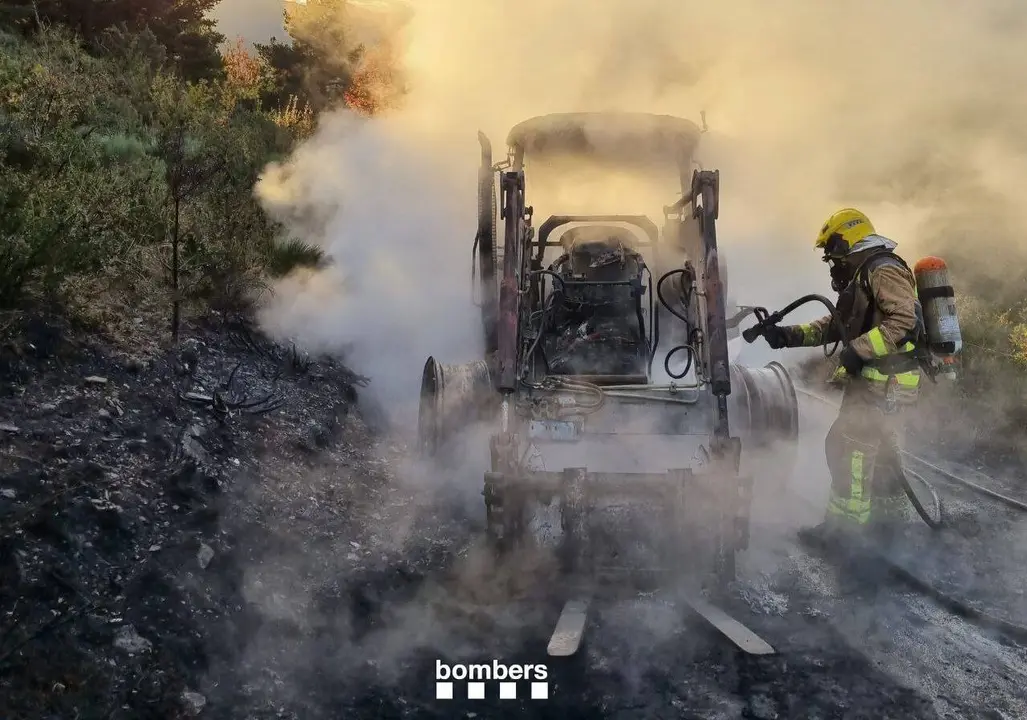 Crema tractor a Queixans 2