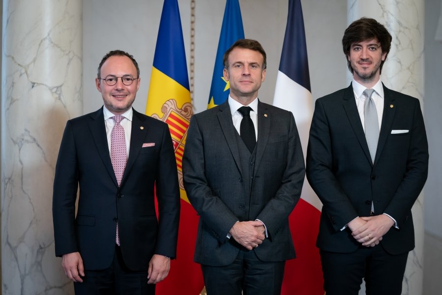 Macron rep Espot i Ensenyat a París 2