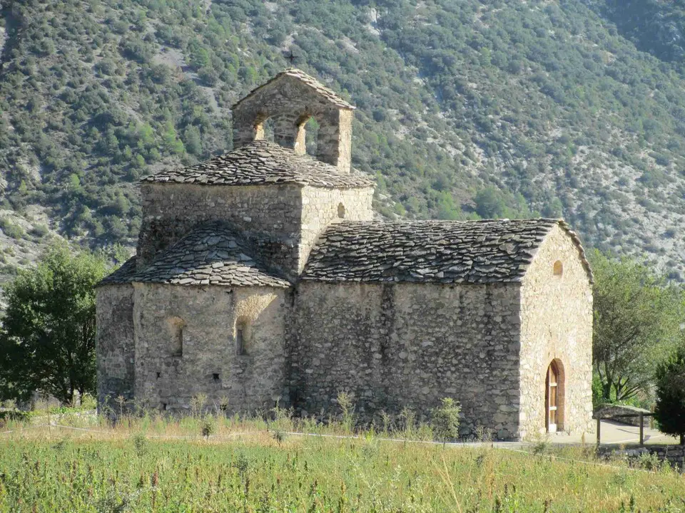 Esgl&eacute;sia rom&agrave;nica Sant Serni de Cab&oacute;