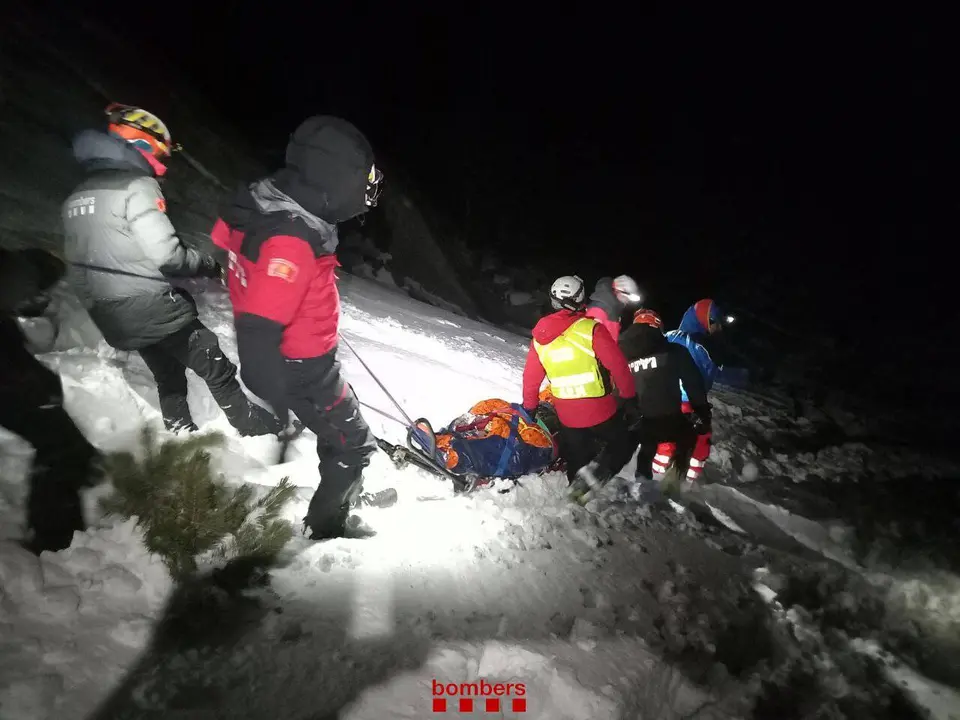 Evacuats dos excursionistes ferits Aig&uuml;estortes