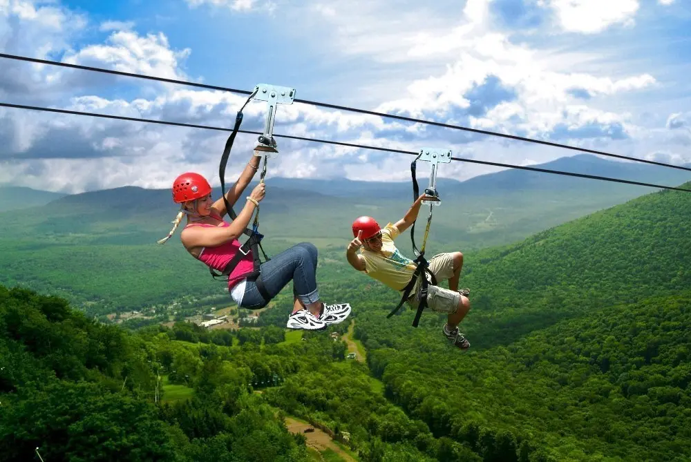 Tirolina de Hunter Mountain en the Catskills (Nueva Tork)
