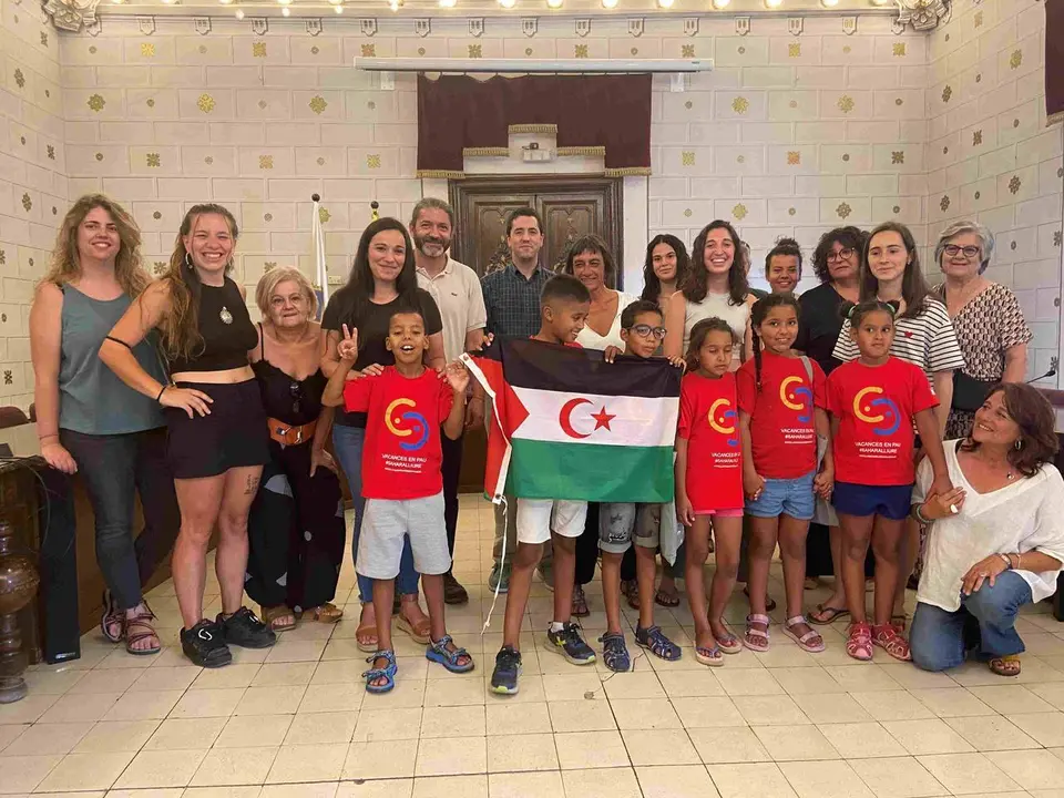 Benvinguda infants sahrau&iacute;s a l'Ajuntament de la Seu 1