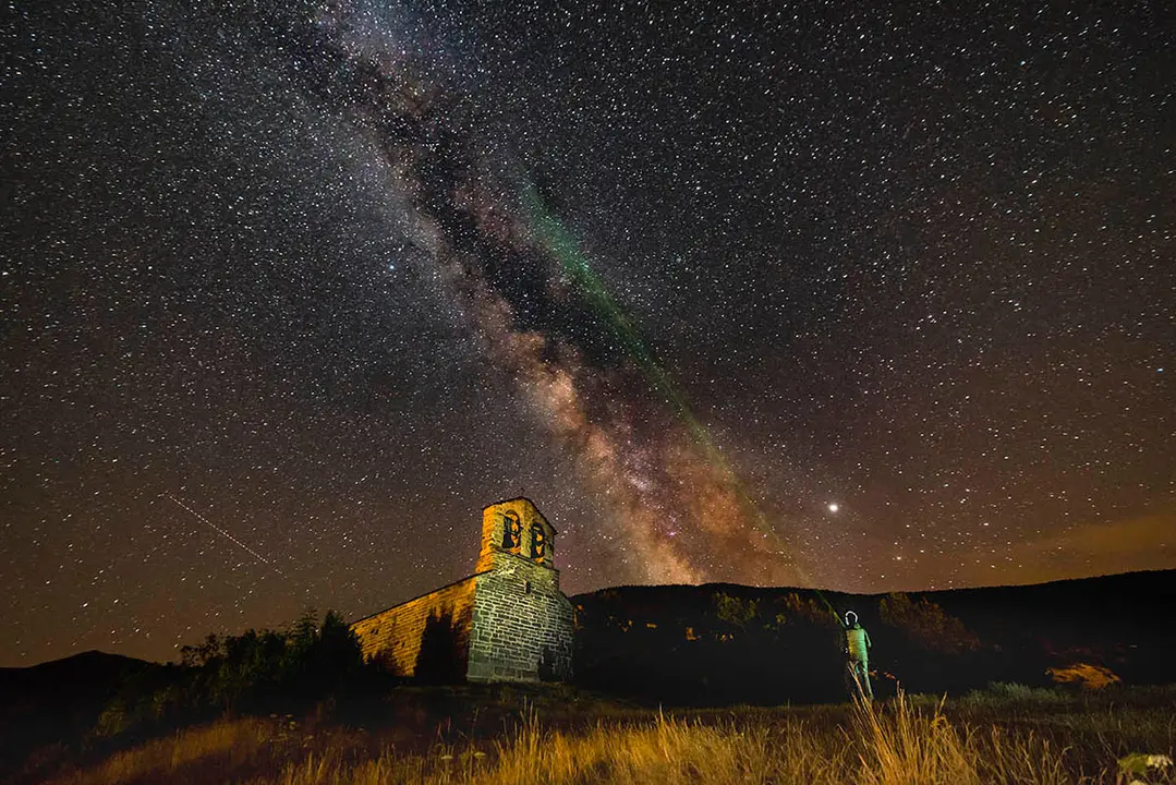 V&iacute;a L&agrave;ctea sobre Sant Quirc de Durro. Vall de Bo&iacute;, juliol de 2019.