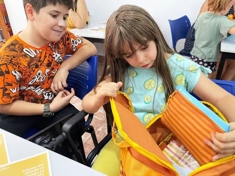 Los ni&ntilde;os que atiende CaixaProinfancia recibir&aacute;n material escolar CR&Eacute;DITO FLC V&iacute;ctor Molino