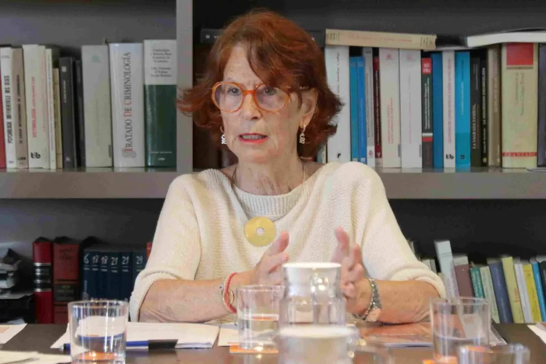 Esther Gim&eacute;nez-Salinas