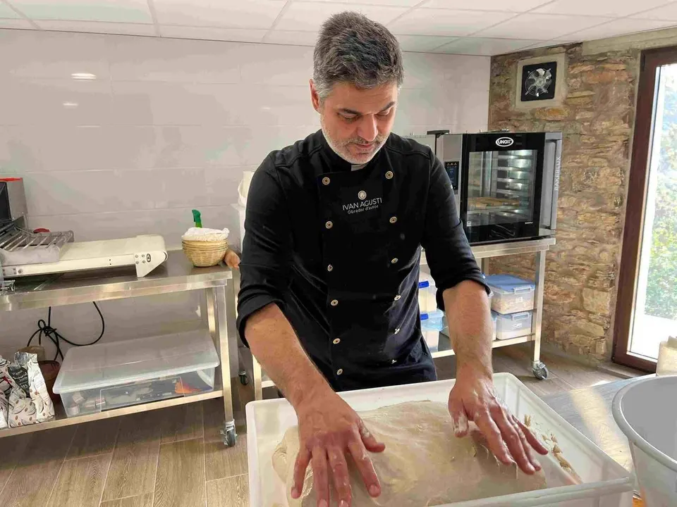 Ivan Agust&iacute; forn Estac 1
