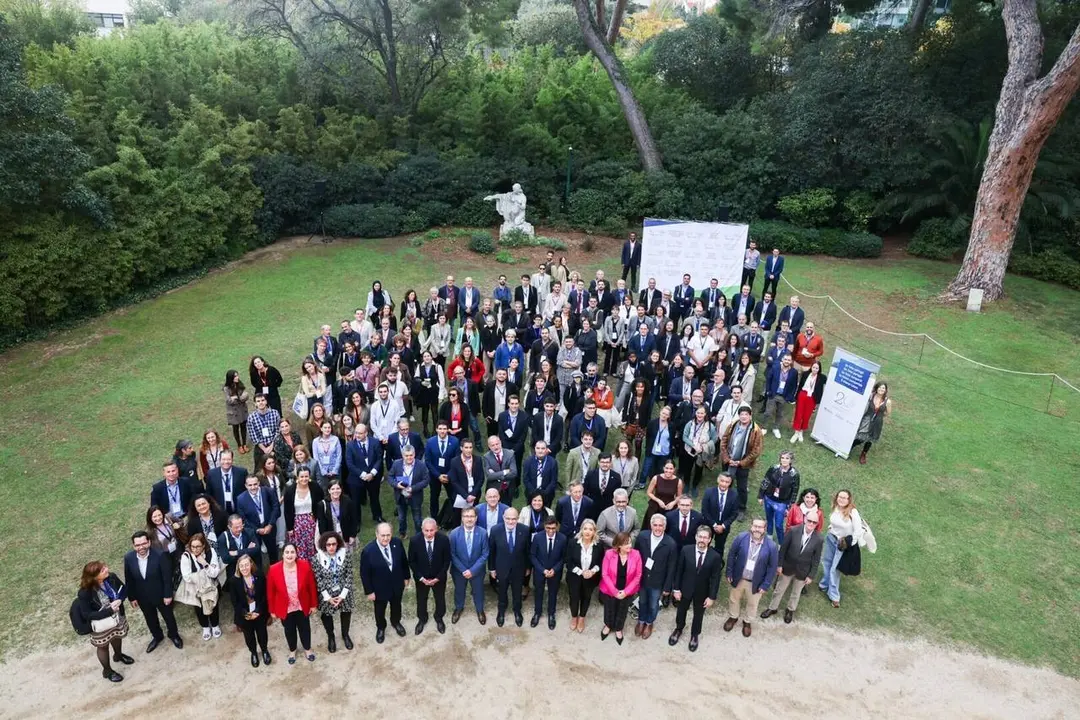 Imatge de grup dels 20 anys de l'Euroregi&oacute; al Palau de Pedralbes de Barcelona. Foto Raquel P&eacute;rez