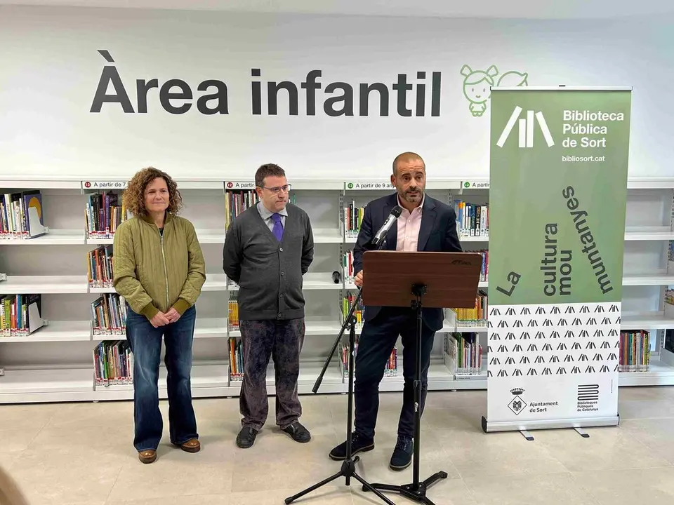 BIBLIOTECA SORT INAUGURACI&Oacute; 1