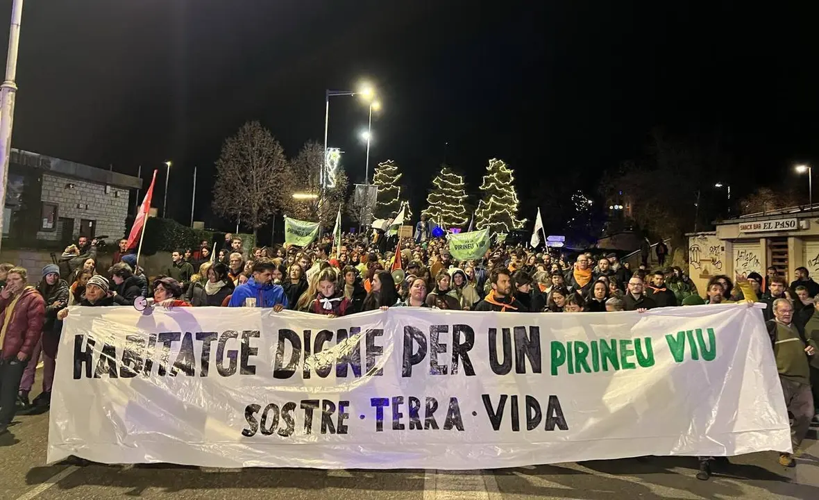 PIRINEU VIU MANIFESTACI&Oacute; LA SEU 4