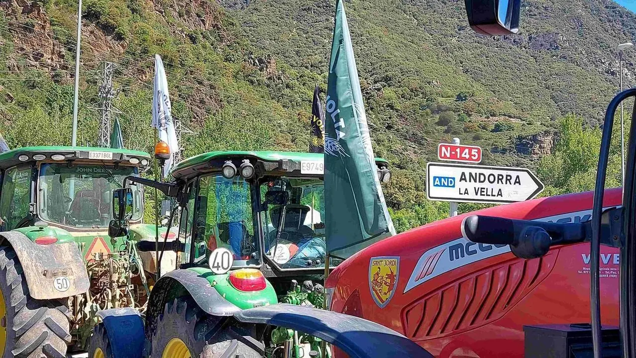 Tractorada rotonda la Farga 2024