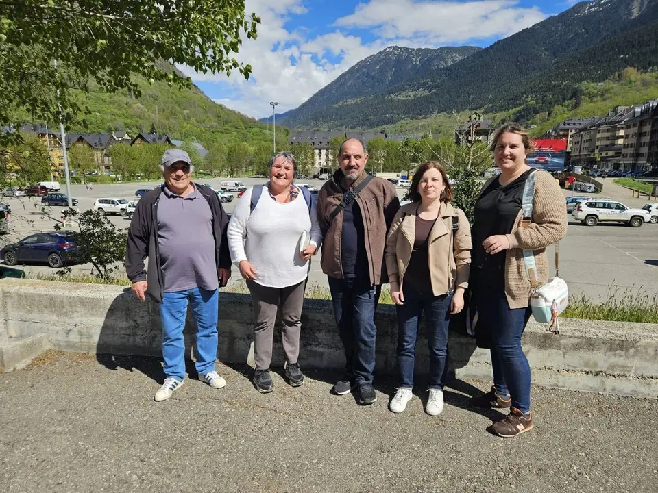 Sara Bailac, Roser Bombard&oacute; i els regidors d'Aran Amassa