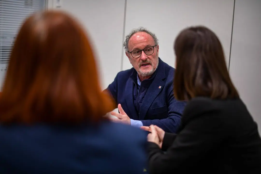 Pepe Vidal durant una reuni&oacute; de treball