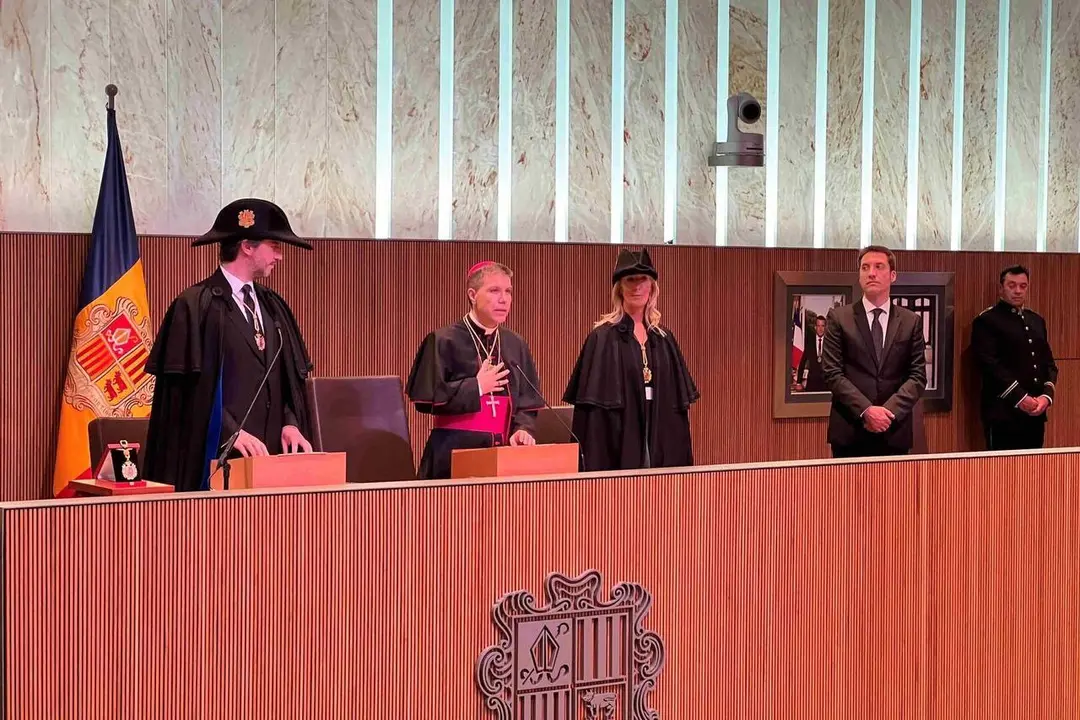 Bisbe Serrano jurament constituci&oacute; andorrana 3
