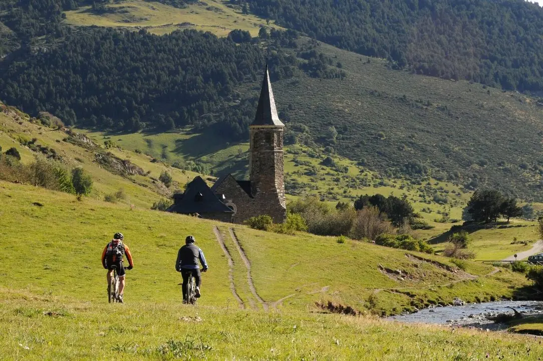 BTT a Montgarri. Arxiu Consorci Turisme Valls d'&Agrave;neu