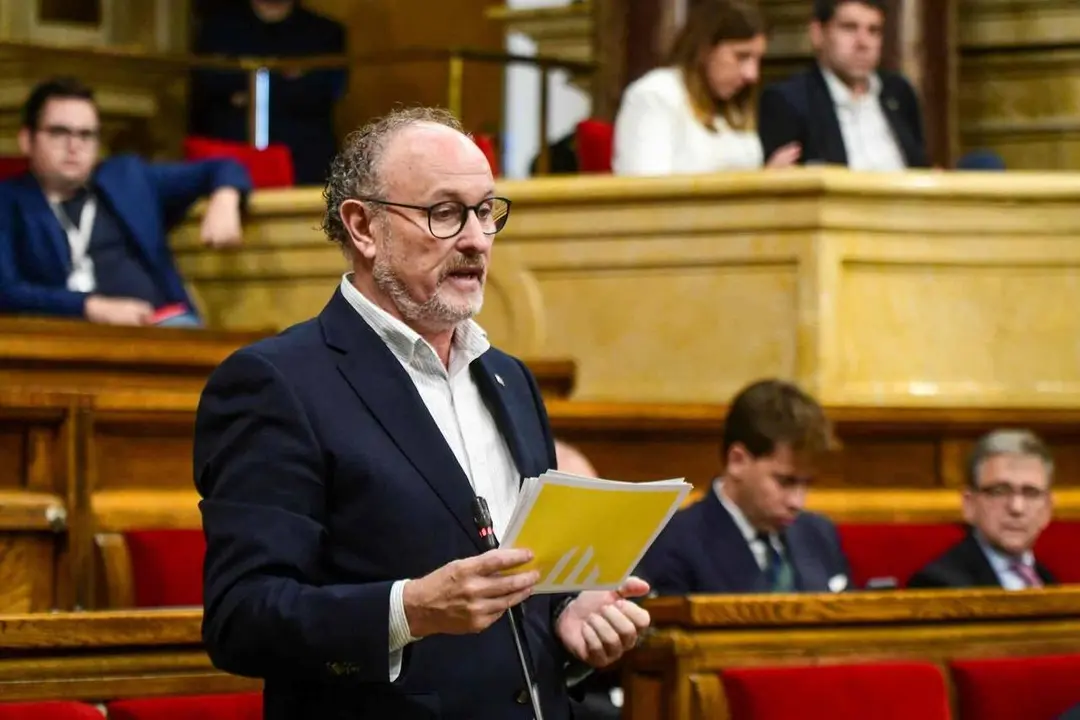 El diputat Pepe Vidal durant una intervenci&oacute; al Parlament