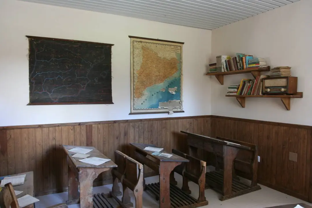 Petit Mus&egrave;u dera Esc&ograve;la, d&rsquo;Arr&ograve;s e Vila