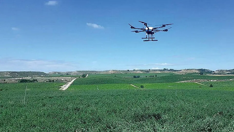 Drons en l'aplicaci&oacute; de fitisanitaris &copy;DARPA
