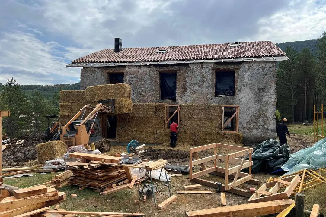 Refugi de Cuberes rehabilitaci&oacute; 1
