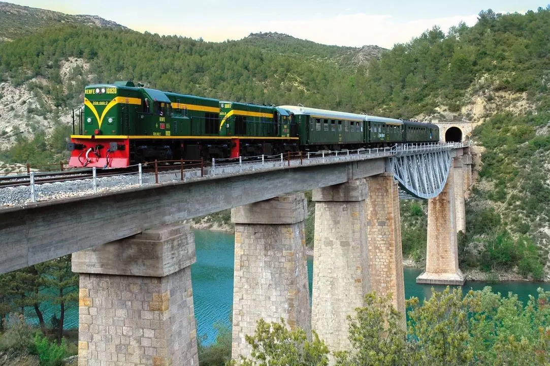 Tren hist&ograve;ric_09