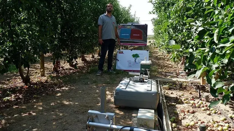 Assajos sobre racionalitzaci&oacute; de l'aigua en fruiters &copy;JosepAP&eacute;rez