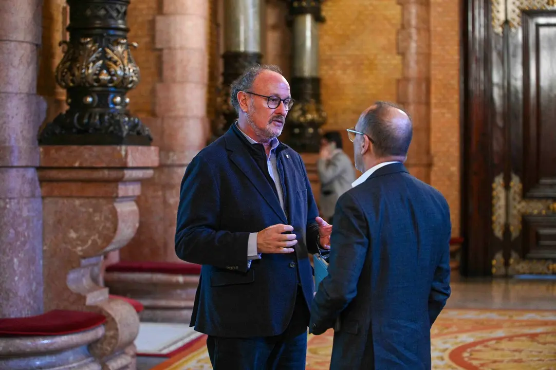El diputat Pepe Vidal abans d'una sessi&oacute; plen&agrave;ria al Parlament2