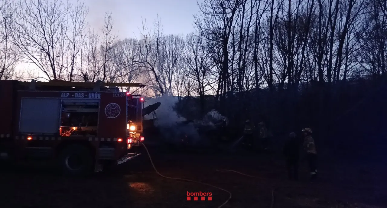 Incendi de vegetaci&oacute; a Ll&iacute;via