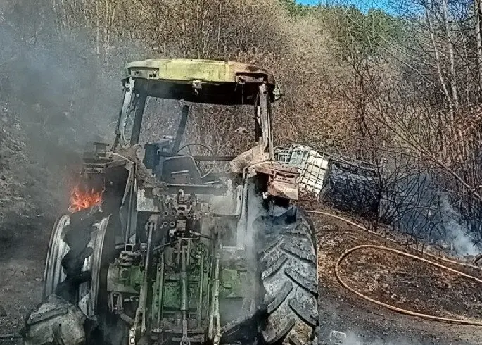 tractor bombers Cereja