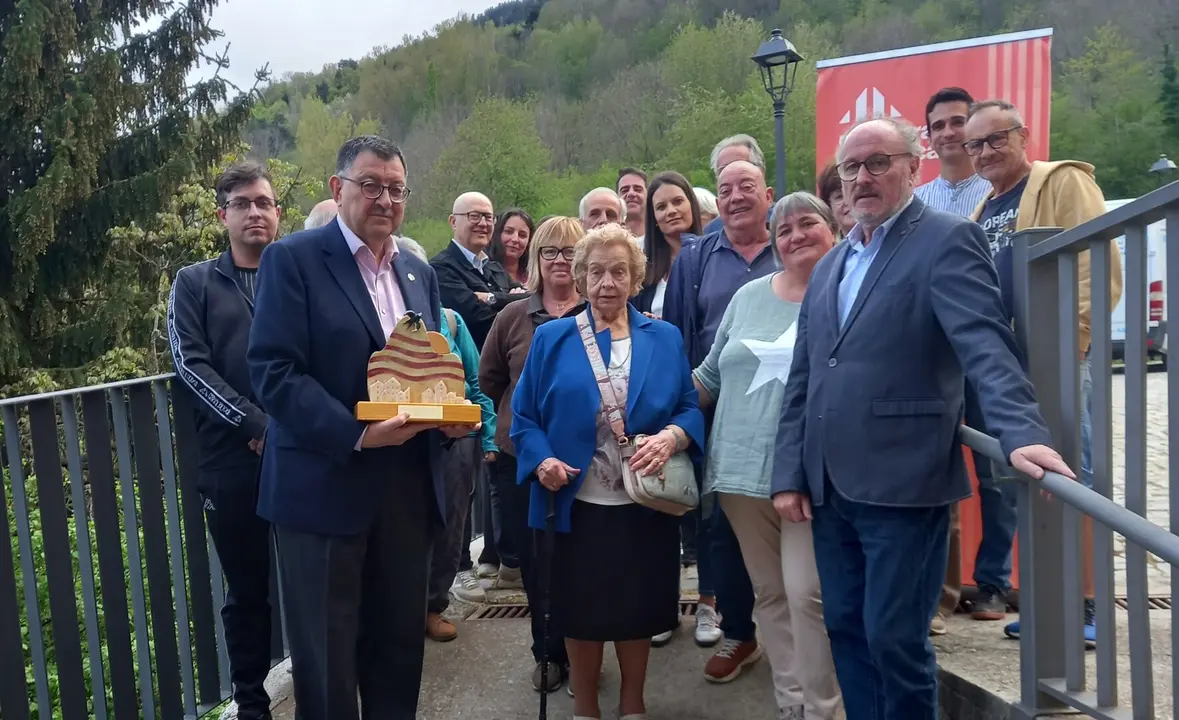El director de l&rsquo;Institut d&rsquo;Estudis Aranesi - Acad&egrave;mia Aranesa de la Llengua Occitana recull el II Premi Antoni Flores