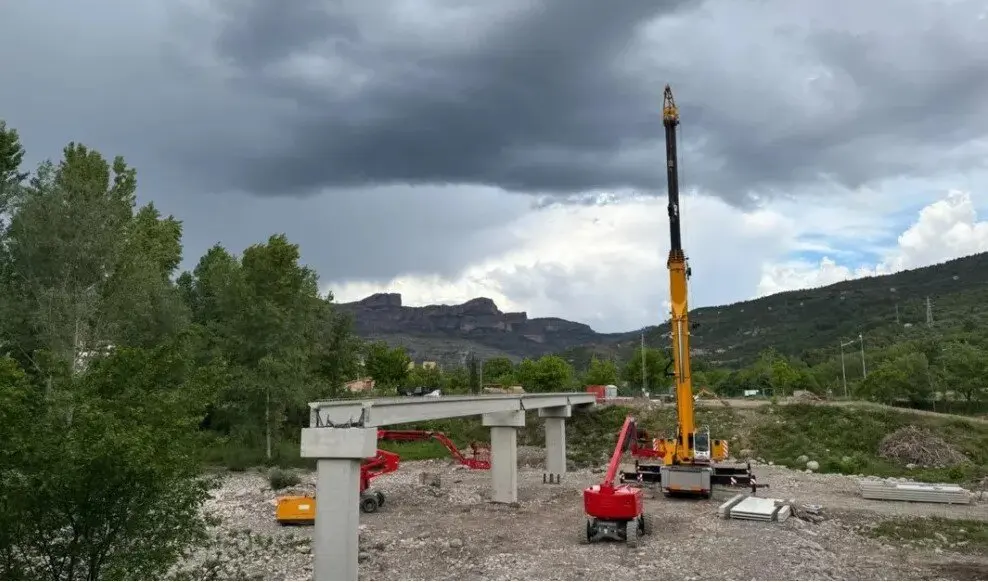 passarel&middot;la sobre el riu Flamisell a la Pobla de Segur