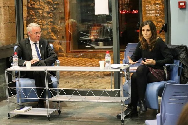 Sandra Comas presentaació novel·la a Puigcerdà