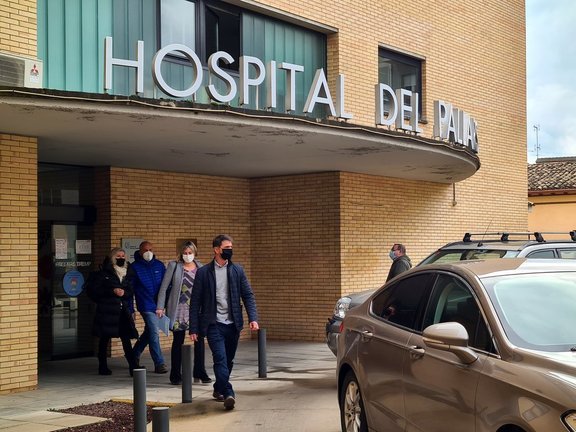 Pla general de la consellera de Salut, Alba Vergés, sortint de l'Hospital Comarcal del Pallars el 15 de novembre del 2020. (horitzontal)
