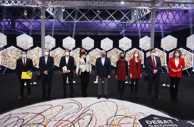 Imatge de grup dels nou candidats a la presidència de la Generalitat a les eleccions del 14 de febrer del 2021 abans del debat electoral a 'La Sexta'. 11 de febrer del 2021. Pla general. (Horitzontal)
