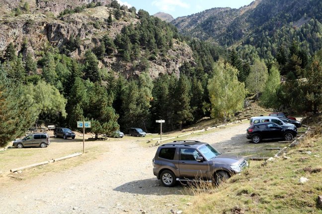 Pla general de l'aparcament La Molinassa, el més pròxim per accedir a la Pica d'Estats. Imatge del 17 de setembre del 2020. (horitzontal)