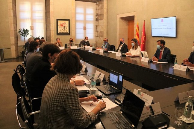 Pla general de la Comissió Bilateral Generalitat-Conselh Generau d'Aran a la Sala Tàpies del Palau de la Generalitat. Imatge del 13 d'octubre del 2021 (Horitzontal)