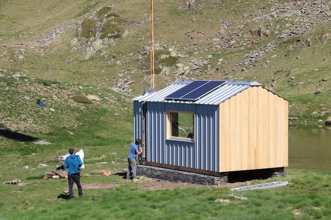 Pla general de la cabana de pastor al municipi de Lladorre ja construïda el 22 de juny del 2020. (horitzontal)