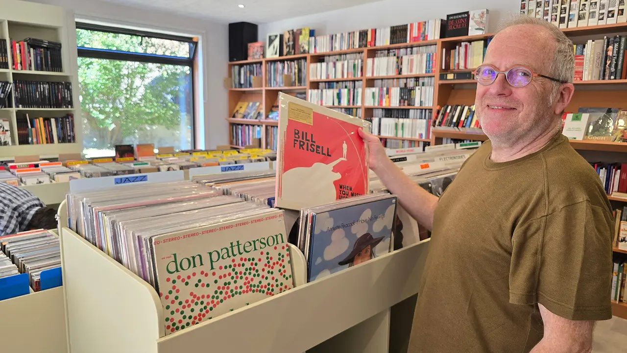 Syfer, mostra la portada d'un disc de Bill Frisell, guitarrista i compositor i tot un referent en el m&oacute;n del jazz / J.P.