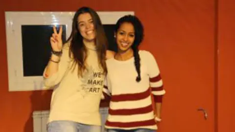 La N&uacute;ria i la Cafia es fan una entrevista on han parlat de com viuen les joves en aquest m&oacute;n. 