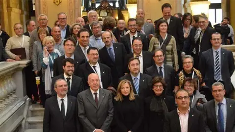  Àlex Moga, la vicepresidenta Ortega i el Síndic Carlos Barrera amb personalitats de l'Aran