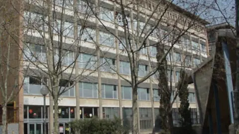 insti_470x350