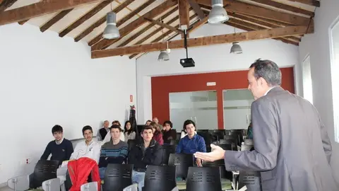 Sessi&oacute; informativa CATAZUBI 2016-FP remunerada a Alemanya 036