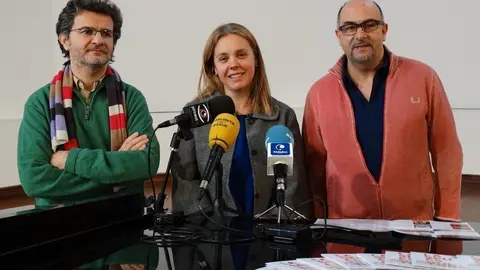 Presentaci&oacute; Agenda Cultural gener-abril 2017 023