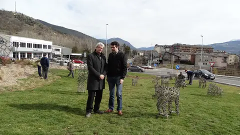 Col&middot;locació 23 figures de cortel relacionades amb el formatge 005