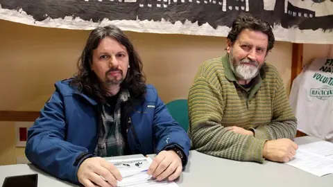 Membres d'Ipcena a la roda de premsa a la seu de l'entitat ecologista, el 10 de febrer de 2017. (Horitzontal)