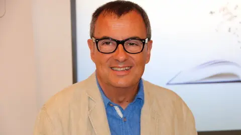 El periodista Rafael Vallbona durant la roda de premsa del Premi BBVA Sant Joan aquest dilluns 19 de juny de 2017. (Horitzontal)
