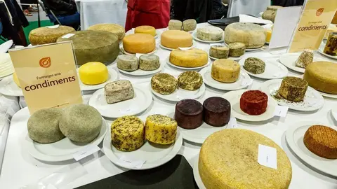 033