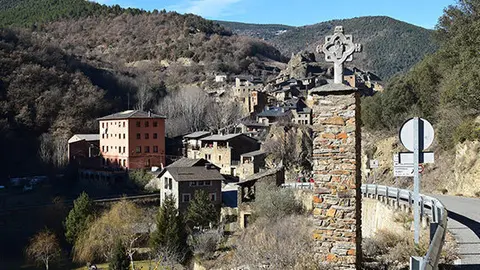Creu de pal de Castellb&ograve; bx