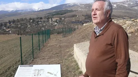 Bartomeu Baqué al peu del Castellot