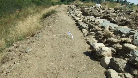Imatge del jaciment de Bolvir d'on un grup de ciutadans alemanys va espoliar diverses pedres i peces arqueol&ograve;giques. (Horitzontal)