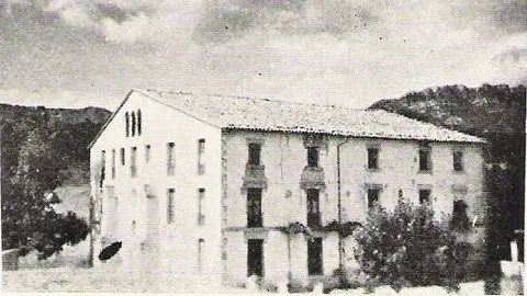 Oliana, edifici (01)