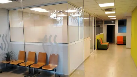Imatge general d'una sala del nou centre del Servei de Rehabilitaci&radic;&ge; Comunit&radic;&dagger;ria i Hospital de Dia a Tremp. (horitzontal)